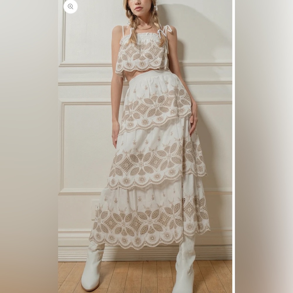 Embroidered Set - Picture 2 of 2